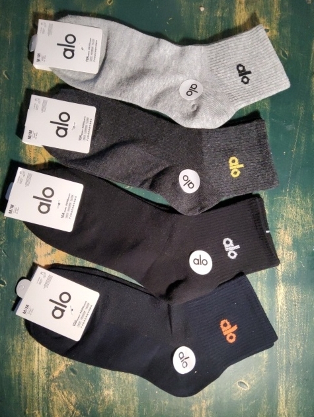 ALO Yoga Unisex 3/4 Crew Socks Bundle Lot Of 4 NWT